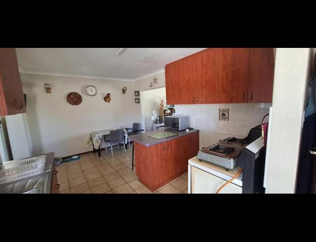 3 BEDROOM HOUSE FOR SALE IN BOTHASIG